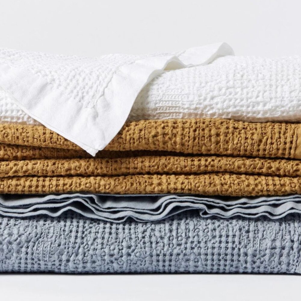 Coyuchi Reyes Organic Waffle Blanket - Picture 4 of 8